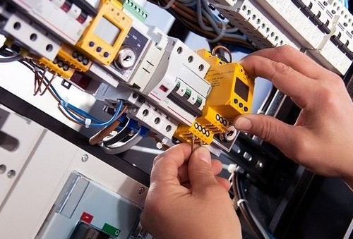 Electrical Wiring and Distribution BoardCircuit Breaker Installation